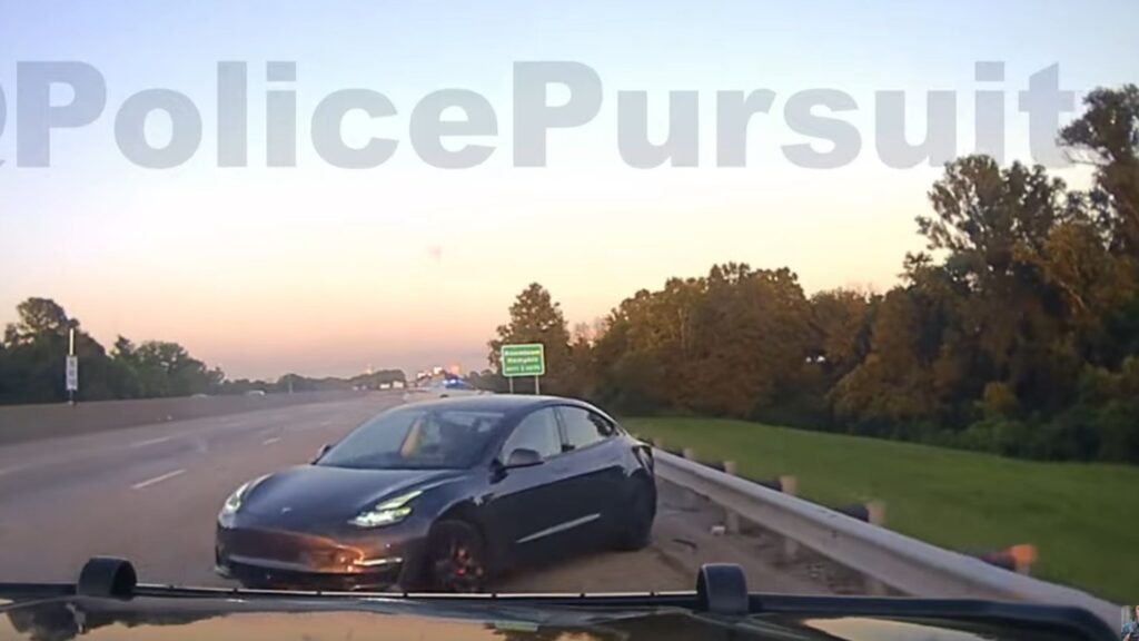 Arkansas Police Take Down Tesla Hard - The Auto Wire