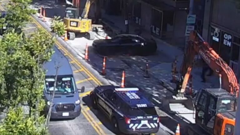 Dodge Challenger Flees Seattle Police In Dramatic Video - The Auto Wire