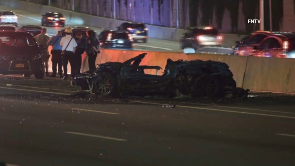 Two Killed In Fiery Corvette Crash The Auto Wire