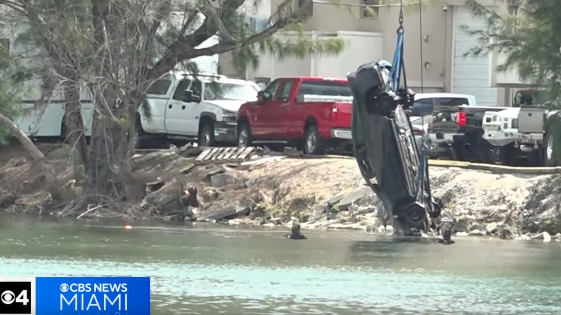 Are Florida Lakes Just Loaded With Dumped Cars?