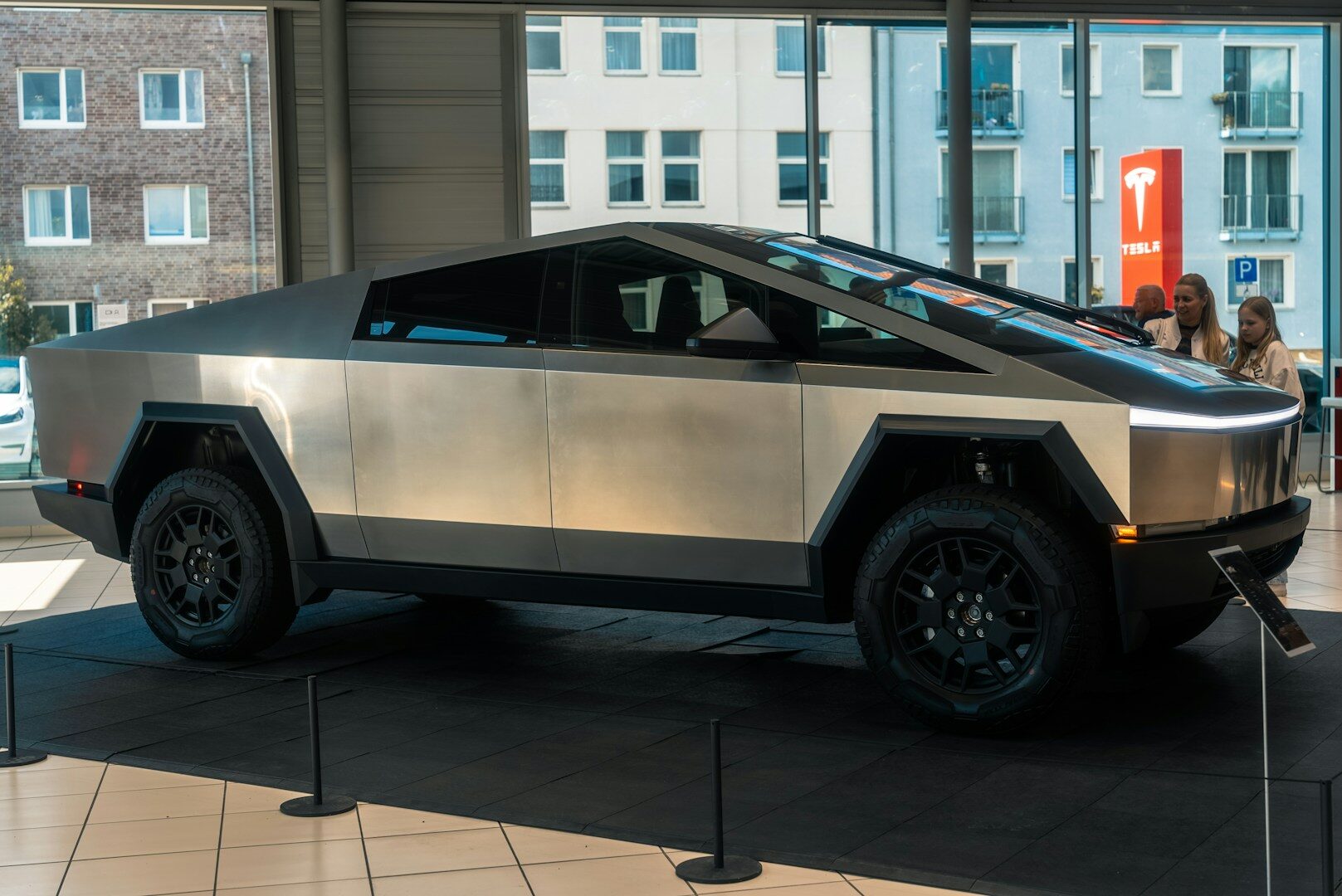 Tesla Cybertruck vs Ford F-150 Lightning: Which Electric Truck Wins in 2026?
