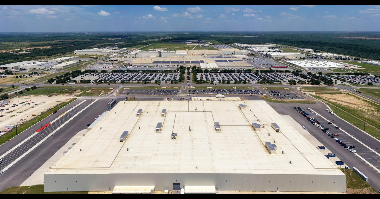 Aerial view of Toyota's San Antonio, Texas manufacturing campus, with the new rear-axle plant in the foreground.