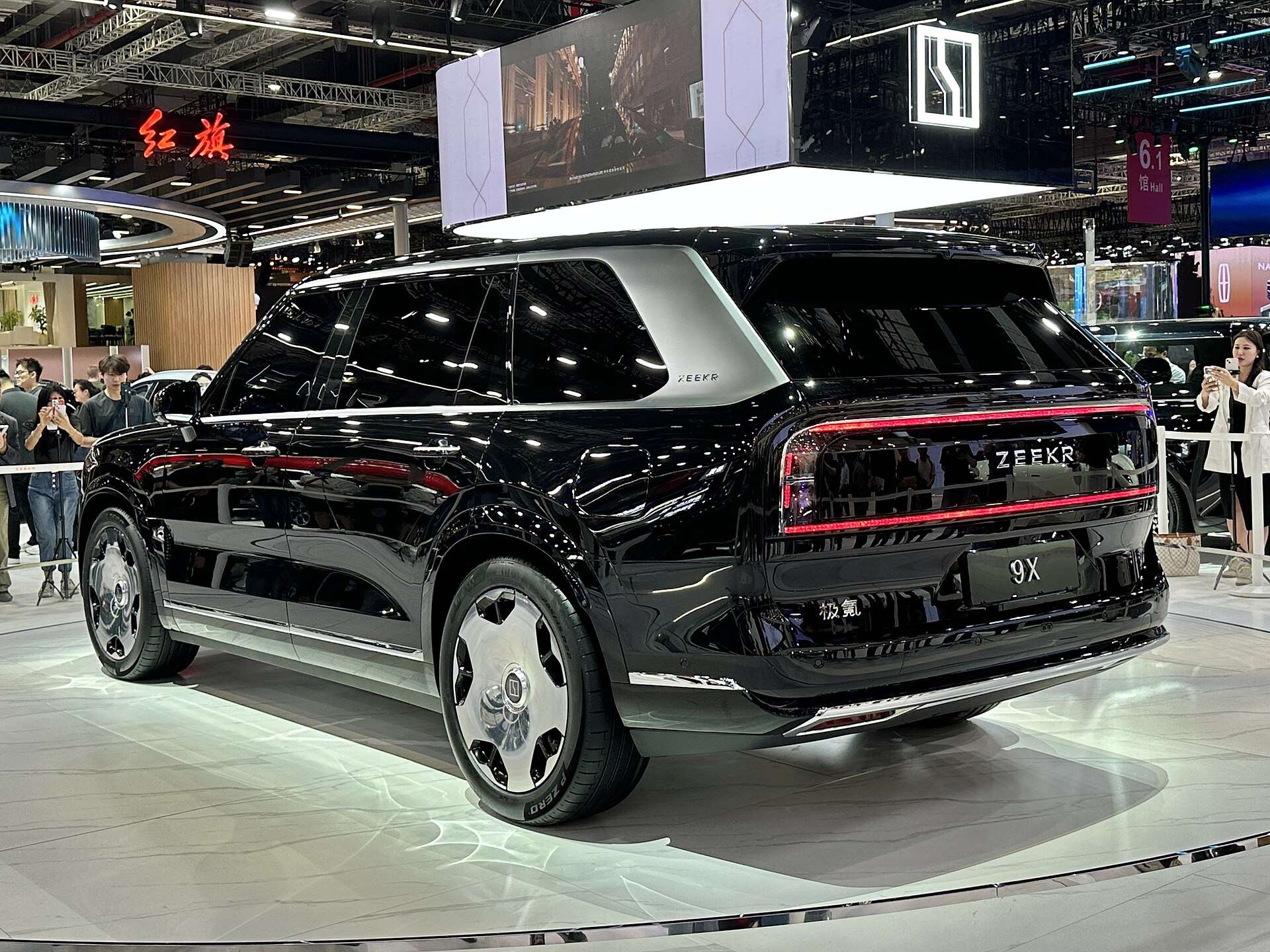 Zeekr 9X large luxury SUV exterior