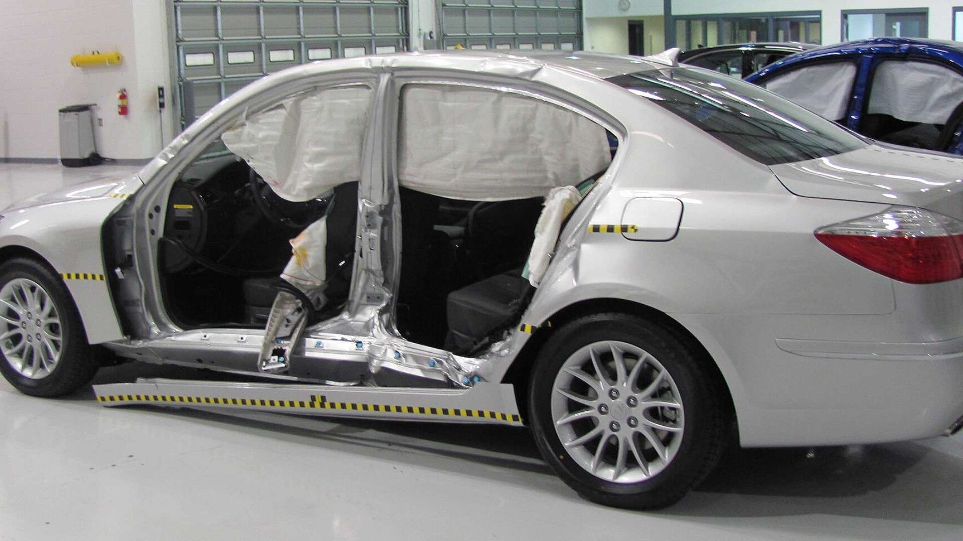 2010 Hyundai Genesis IIHS