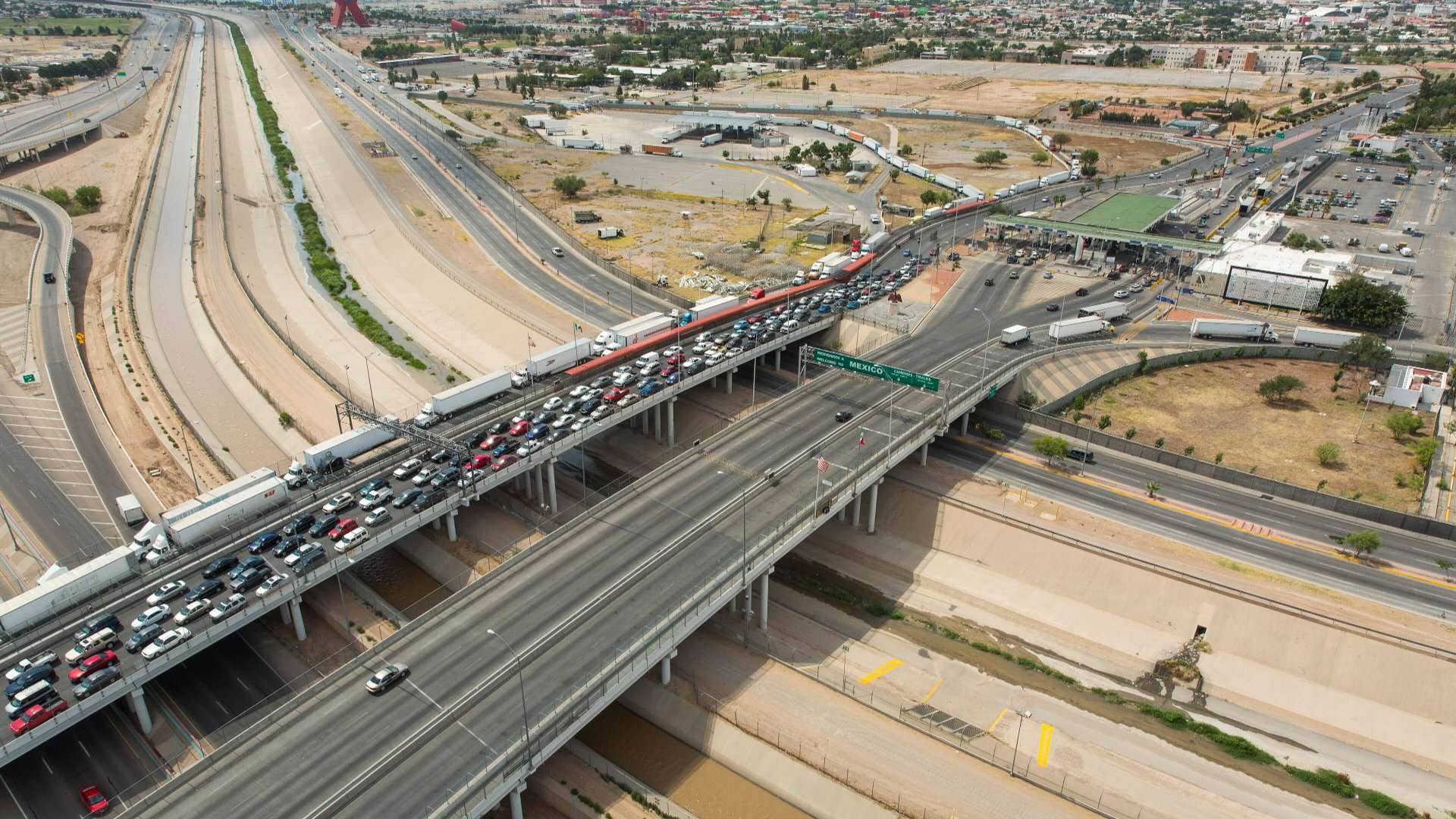 Bridge of the Americas crossing between El Paso and Ciudad Juarez