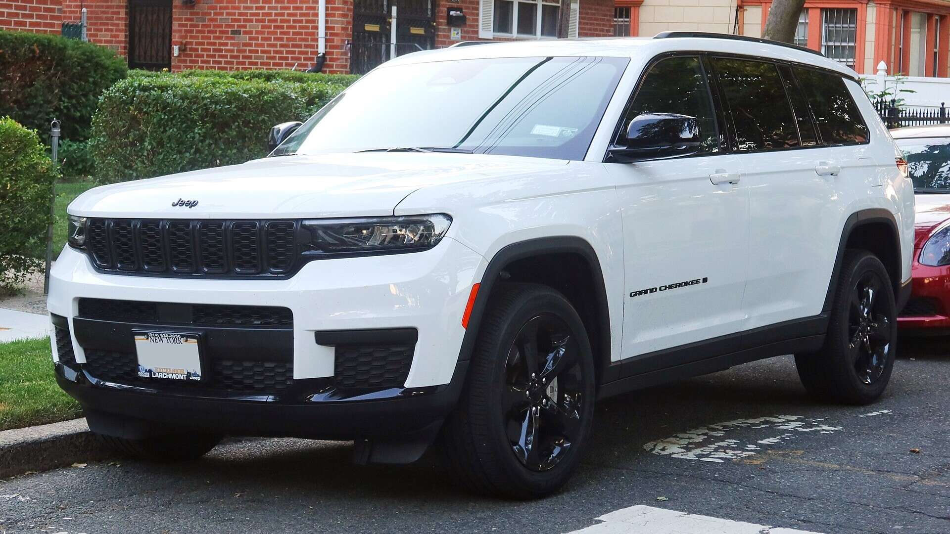 2021 Jeep Grand Cherokee L Laredo, one of the SUVs covered by Stellantis's rear coil spring recall