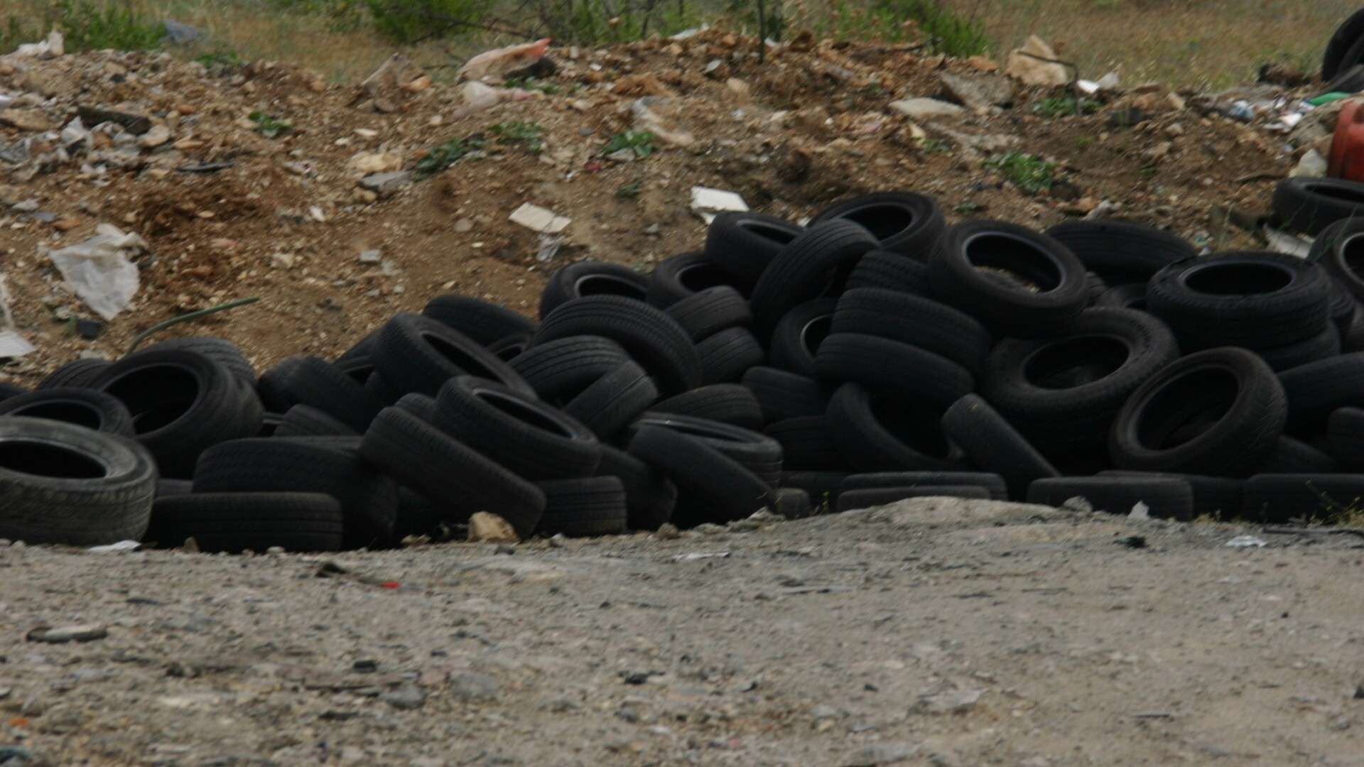 Tire Pile Talpiot